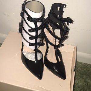 Madison by shoe dazzle caged heels✨